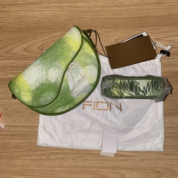 Fion HK handbag - Picture 1 of 3